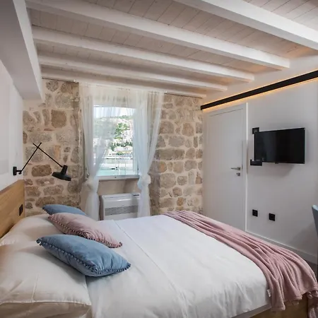 Bova Luxury לינה וארוחת בוקר