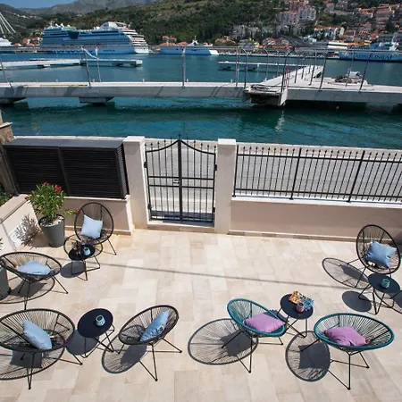 Alojamento de Acomodação e Pequeno-almoço Bova Luxury