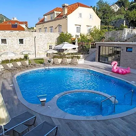 Bova Luxury 4*
