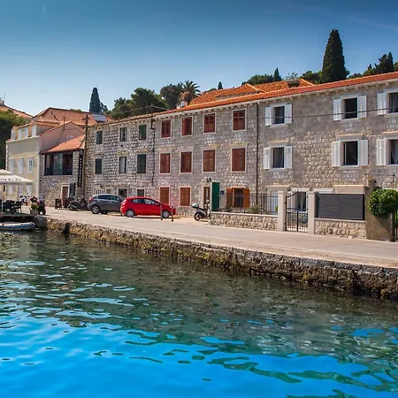 Bova Luxury Bed & Breakfast 4*